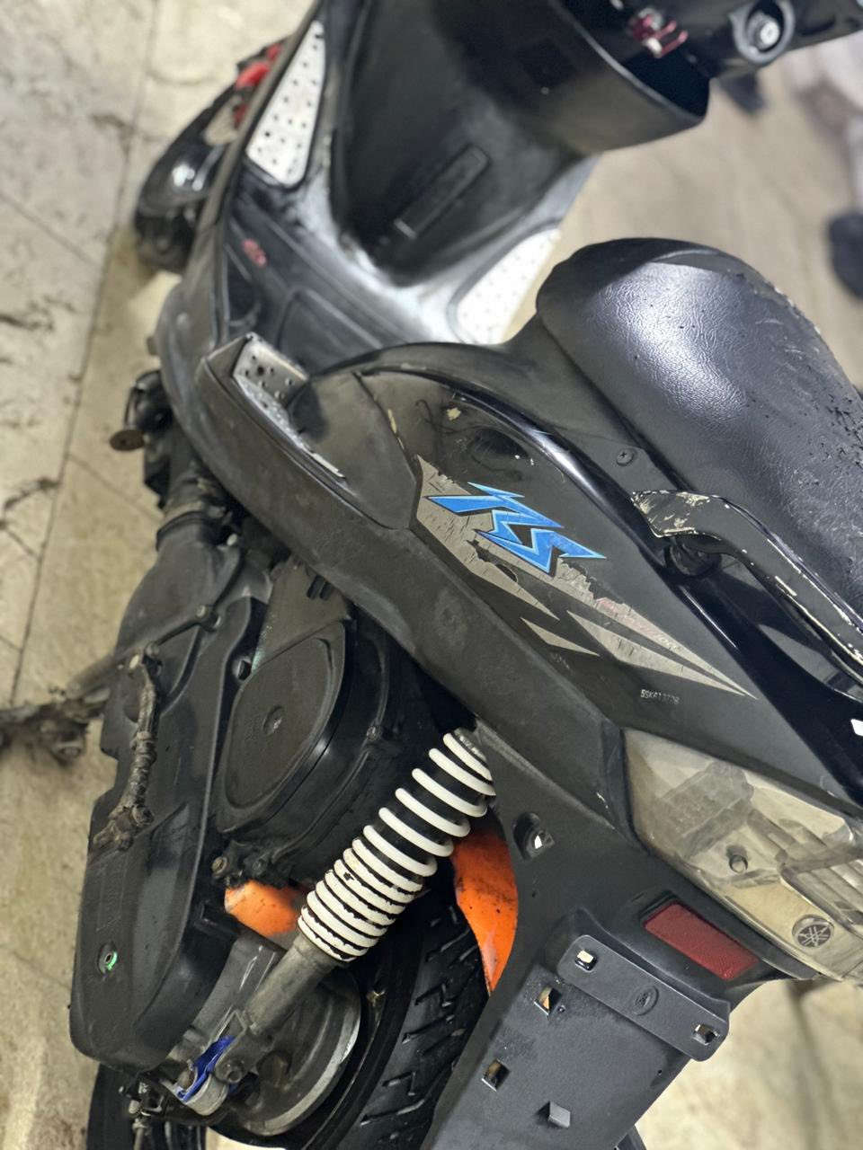 دراجة ماكس للبيع
- الدراجة بحالة جيدة ومكفولة  
- الكفرات والمكينة ختم واحد  
- السعر: 550 ألف دينار (بيه مجال قليل)  
- المكان: بغداد – الحرية  

📞 رقم الهاتف: ***********
