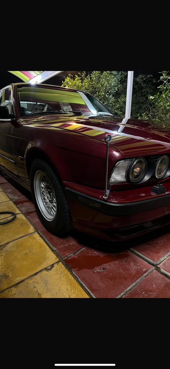 السلا عليكم للبيع Bmw رقم سليمانيه 525i اصل بليته وسنويه وكاله عامه بأسمي شخصيآ السياره عليه ادامه كامله وصبغه جديده محرك مسكر فانوس اصل السياره كامله حداديه تخم تاير محرك كير اكسل كله بشرط السياره نضيفه بمعنا الكلمه اني مشتغله ع ايدي كامله ترايه كلش حلو بيه بس التبريد الڤان مالته عاطل سعره ٦٠ وبيه مجال قليه مكاني بابل ***********

