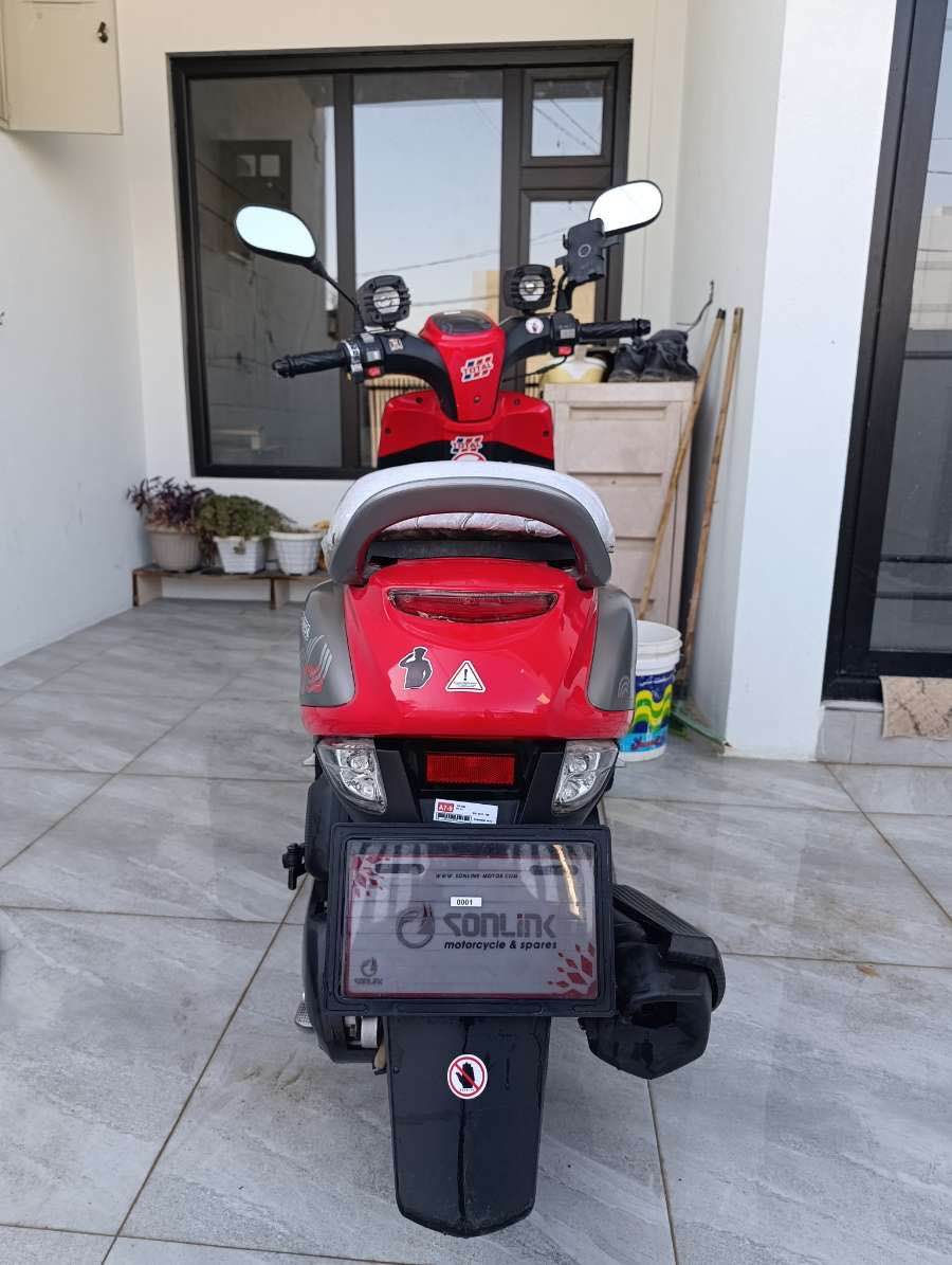 ماکسی پۆلیسی بۆ فرۆشتن 
مەکینە یابانی 
هەتابڵیی پاکە زۆر خاوێنە یەک تۆز شکاویی هەیە
مەکینە نەکراوە 
شەش هەزار ڕۆشتوە نرخی ٧٥٠ هەزار و کەمێک معامەلە . لەسلێمانی 
*********** السليمانية, العراق
