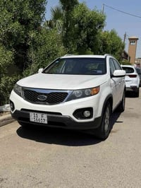 سورنتو موديل ٢٠١٣ خليجي   كفاله بدون صبغ محرك ٢٤٠٠دوش  ٧راكب ٣قطع تبري...