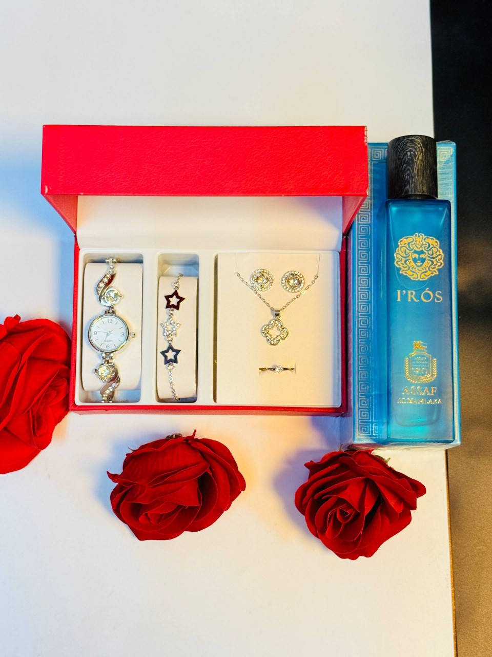 بوڪس نسائي أنيق نازك🧸💘

🎀للي يحب الذوق الراقي والتفاصيل المرتبة

🎀 عطر نسائي برائحة ثابتة
🎀 وجذابة يخلي حضوره ما ينوصف
🎀 هدية مثالية لعيد الحب 
🎀عيد ميلاد أو أي مناسبة مميزة
🎀دلليه بهدية تعبر عن اهتمامك وتخلي كل 
🎀ما تستخدمهما
🎀الأنييقة تستاهل بوكس يليق بيه
السعر 28 الف فقط مع توصيل


**إذا كنت صاحب هذا الإعلان وتريد حذفه لأي سبب، رجاءا أرسل رسالة إلى الدعم الفني**