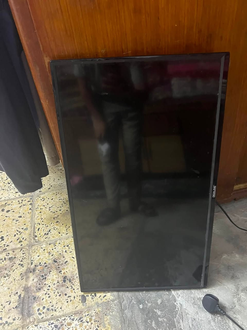 للبيع شاشه سمارت شغاله للتواصل ***********العنوان السيديه شارع العلوه  الحجم 32
