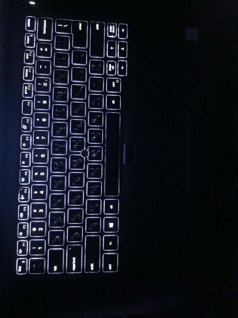 الماركة: Dell
 المعالج: Intel Core i3-8130U (جيل ثامن)
 الرام: 8GB
 التخزين: 256GB SSD سريع
 كرت الشاشة: Intel UHD Graphics 620
 حجم الشاشة: 15.6 inch
 النظام: Windows 10
 الحالة: نظيف جداً، استعمال خفيف
 مدة الاستخدام: مشتريه قبل شهر فقط
 البطارية والشاشة سليمة
 مناسب للدراسة، التصفح، الأونلاين، الزوم، الأوفيس
 السعر المطلوب: 220 الف دينار عراقي قابل للتفاوض للشراي 
تواصل ***********
 حقيبة و شاحنة و USB
