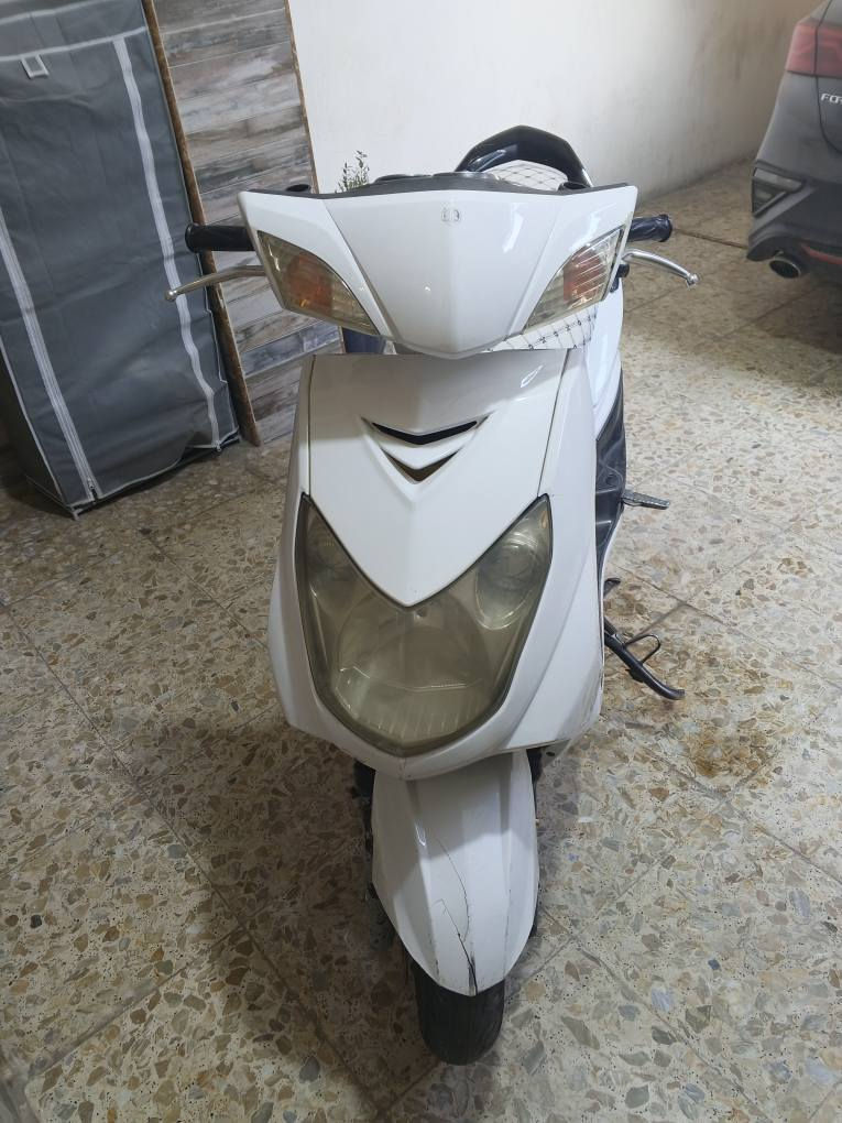 السلام عليكم دراجة للبيع سكنس فحل 
مكينه كلجات كهربائية مكفوله نقصه بس العداد 
سعره 650 الف مكانه البلديات *********** بغداد, العراق
