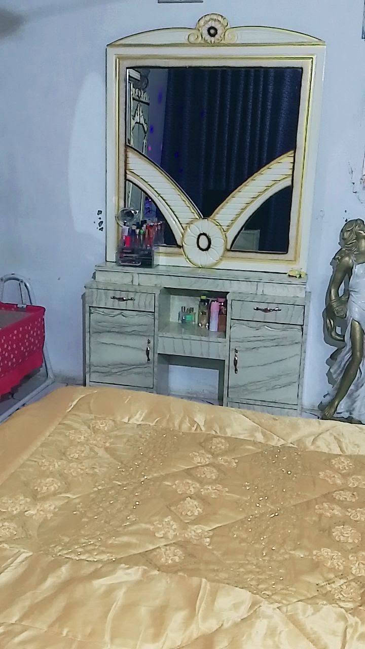 سلام عليكم غرفه مستخدمه شهرين فول نضافه السعر 900 وبيه مجال العنوان ديالى خان بني سعد 
رقم الهاتف: ‏‪***********‬‏
