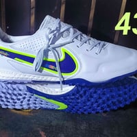 مقاس ٤٣ • ملابس