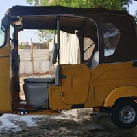 تكتك للبيع 21شهر 12 رقم و سنويه المكان بغداد الحسينيه 07751603906