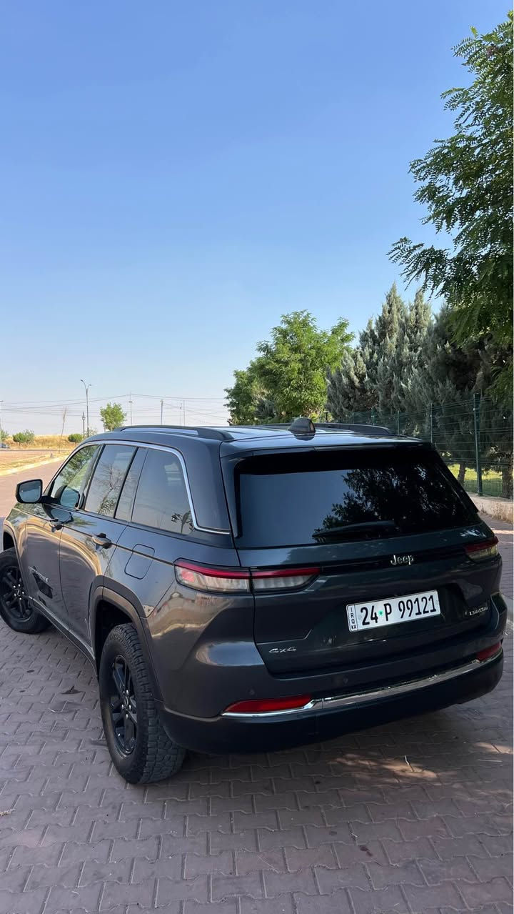 جيب گراند شيروكى 2023
للبيع +مراوسه +اقصاط 
 سيارة مرقم جاهز ✅
سعر :270
عداد المسافة : 18 الف
حجم المحرك : 3.6L(6سلندر )
ملاحظة : فقط چاملغ صبغ 🛑 بابين و بوند تبديل شركه نفس لون بدون نقطه دواخل ✅
ارباگ سستم بلادى ✅ 

الموصفات :
فورويل 4x4
شاشة الكتروني 
بصمة تشغيل
بصمة 4 ابواب
تشغيل عن بعد (𝐑𝐄𝐌𝐎𝐓𝐄 𝐒𝐓𝐀𝐑𝐓)
هاند بريك بصمة 
شاشة دشبول ديجيتال
رادار امامي (تحديد مسار)
رادار جانبي  (نقاط عمياء)
رادار خلفي 
حساسات امامي
حساسات خلفي 
نظام : 𝐄𝐂𝐎
نظام : 𝐍𝐎𝐑𝐌𝐀𝐋
نظام : 𝐒𝐏𝐎𝐑𝐓
كشنات هيتر
تحكم استيرن 
استيرن هيتر
تبريد لمس
تبريد مركزي 
لايتات ليد وعدسة زينون بيلادي
بيلاجكتور 𝐋𝐄𝐃 بيلادي
بكلايتات 𝐋𝐄𝐃 بيلادي
ويل كروم
وبعد هواية مواصفات …
‏ ‎تفاصيل اكثر الاتصال علی ارقام التاليه 

‏ WhatsApp - Vibir
☎️[ *********** ]
***********
عنوان📍عقر اكر, نينوى
