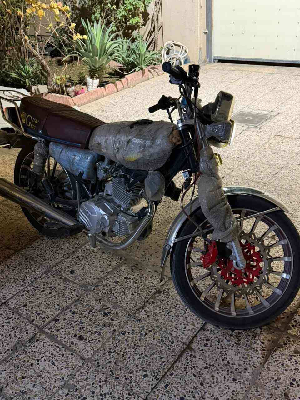 السلام عليكم دراجه أيراني 5كير مكينه 250 كبير معدل 130 جديد ماله مليون و100واني عارضه ب 875الف وبي مجال دراجه اخو جديد ماشي اقل من شهرين مكان الدراجه كركوك وهذه رقمي***********شراي خابري ع رقم وبالخدمه ❤️
