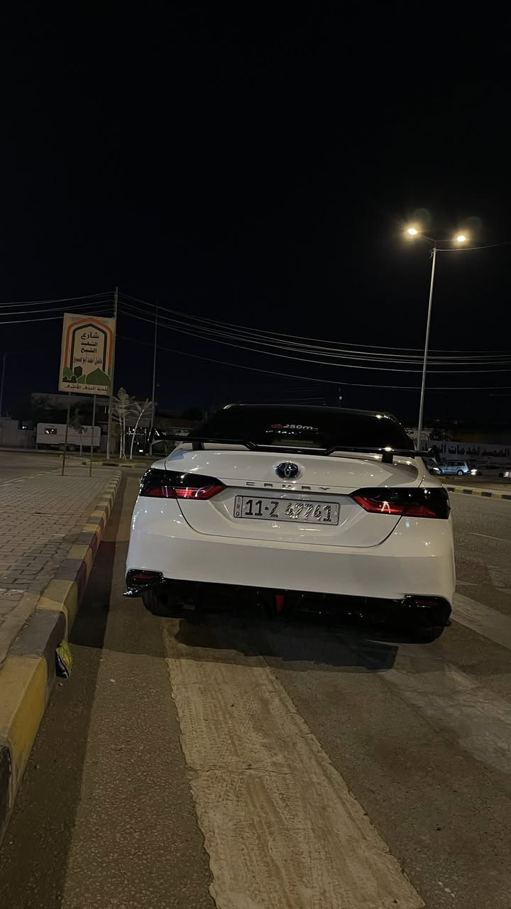 سلام عليكم 
كامري تكسي دبي 2023 اصل 
ماشيه 172 اصل هم ع فحص شرط 
سياره مصبوغه عام ابيض و اسود يعني بالسنويه مكتوب ابيض ملون
كير شرط ع فحص 
مكينه شرط ع فحص
 هايبرد شرط ع فحص 
سياره معروفه موصفاته الLe 
لد امامي 
3 أنظمة قياده
 1-سبورت 2-نورمال 3-إيكو ￼￼
تحكم ستيرن جهتين 
مثبت سرعه 
‏أوتو هولد 
هاند بريك بصمه 
نظام EV للهايبرد 
سياره داخله فيروزي 🩵🩵
تخم تايرات جدد 
سياره عليه اضافات كلش هواي 
دعاميه اماميه TRD 
+ لحيه اماميه 
+دوسات جانبيه 
+ دفيوزر ابو لد
+سبايدر TRD 
+ قبق بانزين 
+كفر مري جانبيه باتمان 
+كفر يدات ابواب 
+علامه ضرئيه علامة Toyota 
+كشافات اماميه لدات اناره فول
سياره معايزه كامله مكمله معايزه برغي 
للمعلومه ضربته بدبي دعاميه فقط وبالعراق نضربت جاملغ و بنيد فقط 
سعره 176 وبيه مجال 
مكانه نجف كوفه
*********** اتصال او واتساب 
￼
