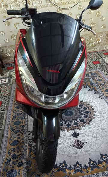 السلام عليك
pcx جيل الثاني  jf
محرك. 125.مواصفات. 150
ياباني. ماشيه.. 21 ..الف..حرف..A..
مكفوله.. مكينه.. وكفر..كفاله عامه..بلادي..
تدفئه يدات..منفذ. شحن..
بيه ملاحضات بسيطه وموضحهن بالصور
حساس ازدحام يشتغل ومرات يشكل
ستان حساس شغال ..العنوان ..بغداد ..حي اور..
/***********/.السعر خاص..
