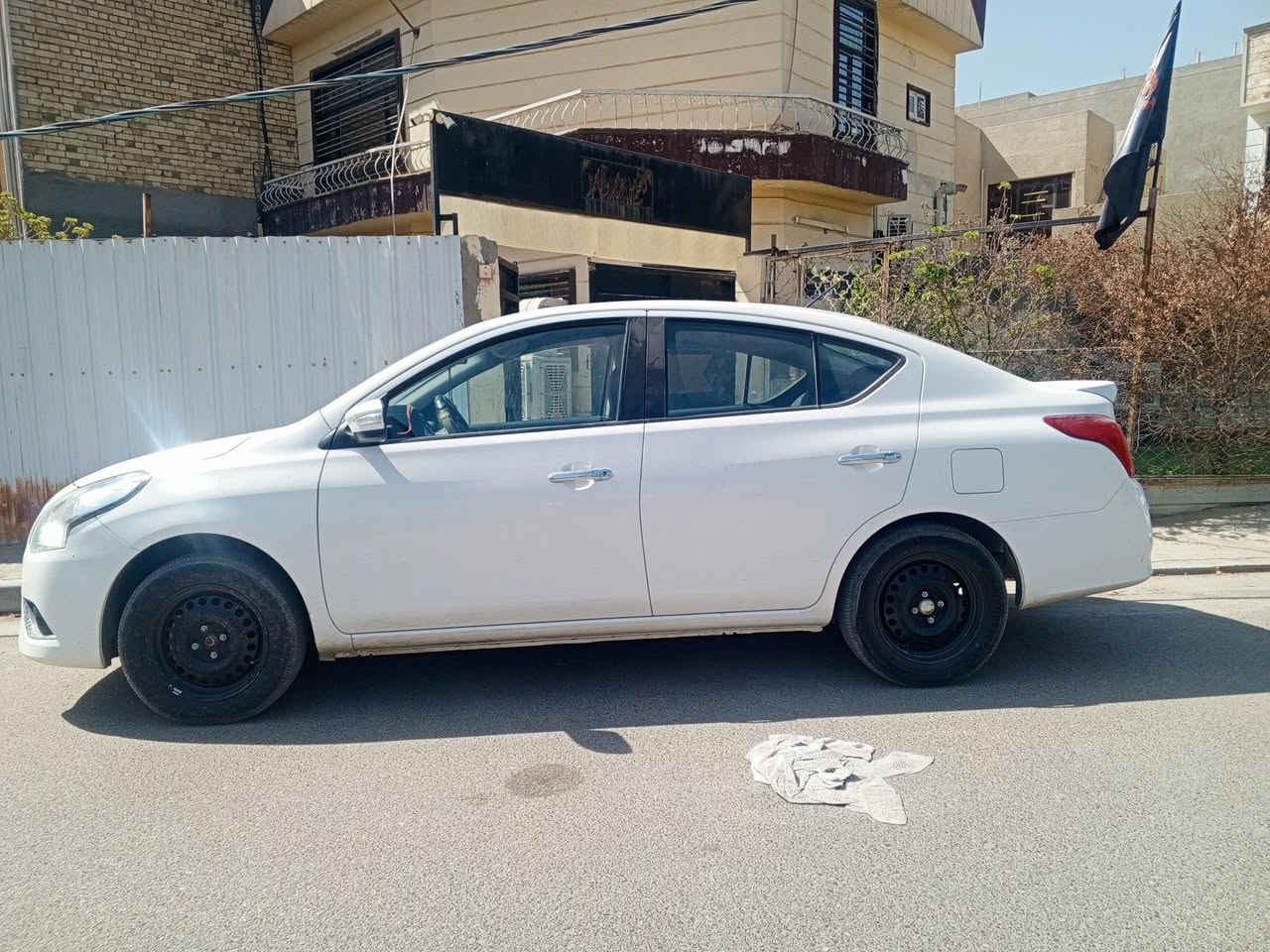 السلام عليكم من رخصت الادمن نيسان سني مصري مكفوله ماشيه 28وقابله للزياده بغداد بسمي تلفون *********** ابو كرار السعر127 وبيهه مجال حك الجيه
