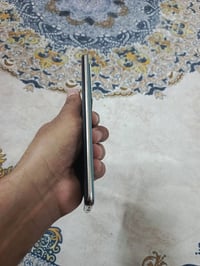 انفنكس زيرو 30 • ٢٥٦/١٦ • بصمة بالشاشة