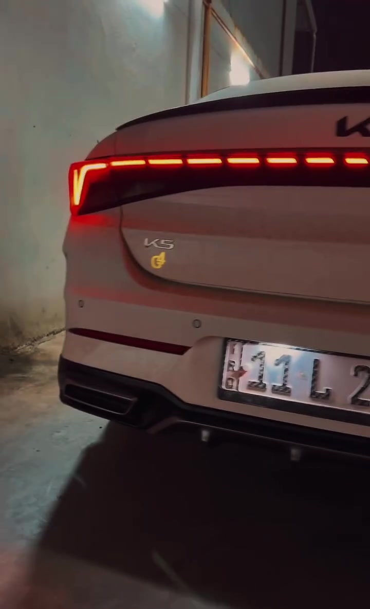 فئه EX.  k5 2023
خليجيه فول جديدة
ماشية 33. الف ميل  
رقم بغداد دولي  تحويل مباشر سنوية وهزة جدد
ضمان شركة دوليه 
عليهه كت شنايزر لحية وسبايدر
المواصفات
انارة ترحيب
كاربلي + اندرويد اوتو
بصمه ٢
كشن خزن وترحيب 
سستم صوت 7 سماعات
فتحة سقف بانوراما
دخول ذكي بصمة + تشغيل عن بعد شاشة اصلية + كاميرا دواره
حساسات امامي خلفي
ماسحات وانارة اوتو
صندوق ذكي عند الاقتراب يفتح
المصابيح الامامية زنون 4 عدسات
بلوجكتر لد
لد ضبابي + LED المصابيح الخلفية
مقاعد بعدها بالنايلون
داخل ابيض
ويلكب 5
كشنات جلد
كرسي كهرباء

كروز سرعة
فول تحكم ستيرن
درايف مود ٥ وضعيات
مري كهرباء + شفط
تبريد قطعتين
هاند بريك كهربائي
اوتو هولد
تبريد لمس + ميموري
مناخ منفصل
انارة داخلية LED
تغليف بجم ppf 
ملاحضه :
بيها بارد بسيط كلش بل جاملغ خلفي وباقي كفاله عامه
عنوان بغداد
هاتف 
***********

السعر/22800$ وبيها مجال 
معجبك المنشور صلي عل نبي وعبره  واسف عل أطاله
