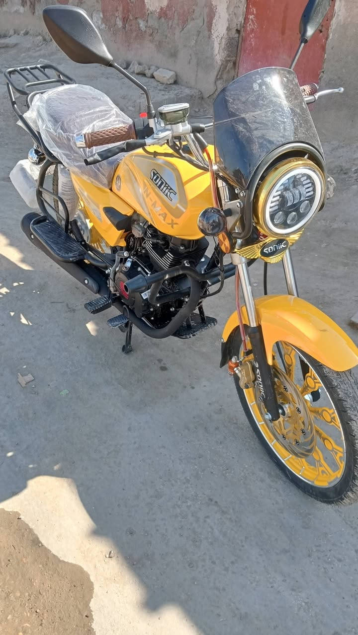 سلام عليكم دراجه سونك للبيع اوراق كامله البارحه طلعتهه من المعرض بعدهه بدهن سحك تشغيل عن بعد بصمات ثنين سويج سجينه ثنين مكينه 200 مكاني بابل الحصوه سعر 1150مجال قليل 
‏‪0783 836 0540‬‏
