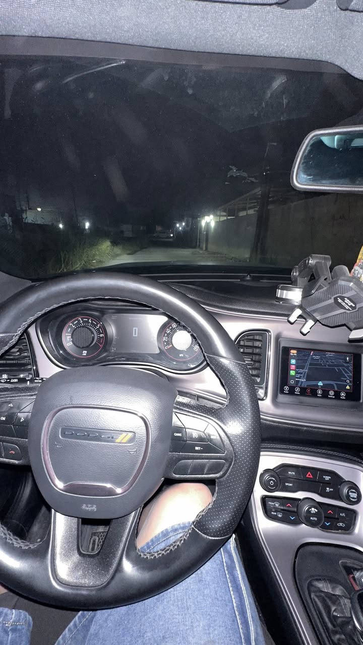 السلام عليكم 
جالنجر 2023 لون إسمنتي  sxt ماشيه 20 الف 
الرقم مميز 30305L بغداد سنويه باسمي تحويل ثاني يوم 
كير محرك كفاله السياره مناقصها شي خير من الله 

الإضافات 
زرع منظومة عدسات 
تخم تاير امامي 
الدهن المستخدم امسويل سكنجر سياره مابيها شي نقص خير من الله 
سعرها 195$  وبيها مجال تجي وتشوف السياره وباقي التساهيل من الله مكان السياره الكراده ساحه الأندلس 
 متواجد واتساب و شريحه *********** الحادث و التفاصيل كلها مذكوره بالصور  السياره احلىً من الصور شاهد الله تجي وتشوف بعينك
