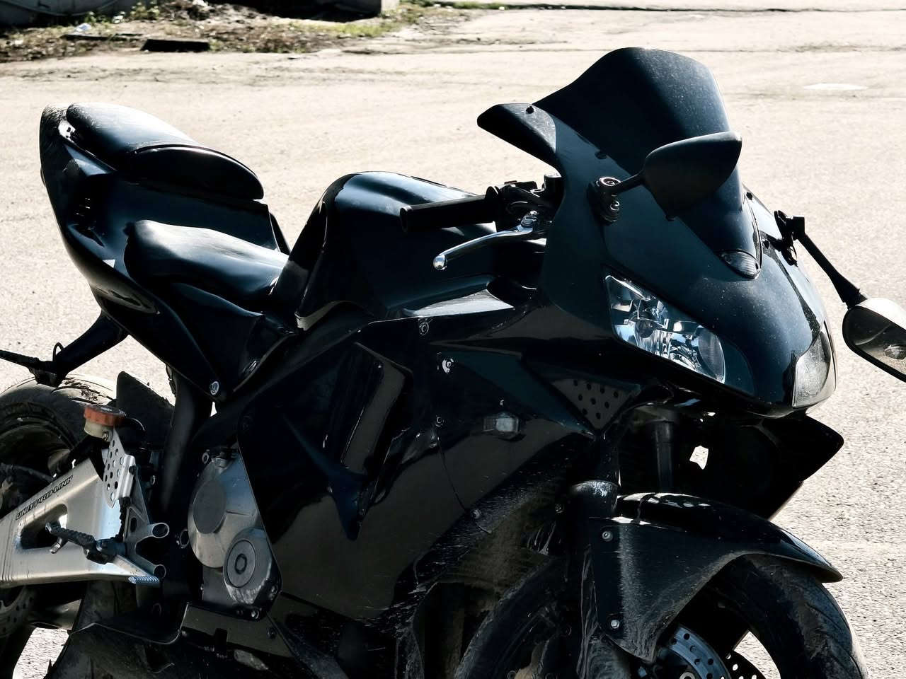 Honda CBR 600RR🔥🖤
سلام عليكم الراغب بل شراء
Honda cdr 600rr
مكينه كير كفاله عامه
صوتها ناعم كلش
دراجه عليها ادامه 
نوزلات غرف احتراق بلكات 
دراجه شلعتها تشك التبليط 1 2 3
دهن AMSoli 10-40W
بانزين محسن
نكره بكل وقت
نصبتها شوفت عينكم تخبل ودك بس تباع عليها
كفراتها بيها ملاحظات 90%
مكاني بغداد الدورة
سعر (32)بيها مجال بسيط
***********
متواجد واتس آب
