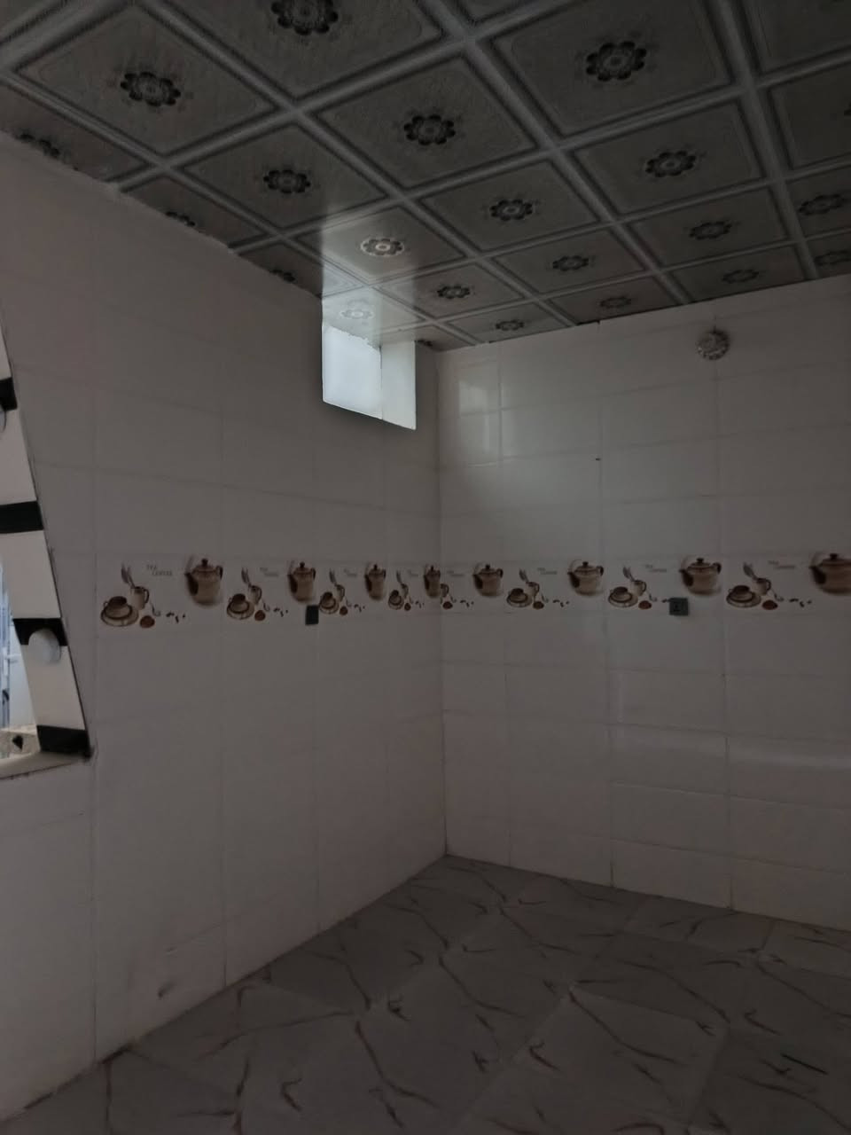 2.🔵بيت للبيع 100متر طابق واحد ب الحولي شارع 30الثاني قرب مجمع السلام. 

🟤الاساس صب والسقف صب كاشي وسيراميك وسقوف ثانوية. 

⚪️يحتوي ع غرفة وصالة ومطبخ واستقبال وصحيات. 

للأستفسار ع هذا الرقم ***********واتساب📞. 

يوجد لدينا جميع العروض ( ايجار رهن بيع، شراء، عرصات، كفائات، معلمين شرطة، الهرموش، النداء، الحولي) 
مكتب حسنين ابوصيبع.

للتواصل ع الواتساب غير متواجد على الفيس.
