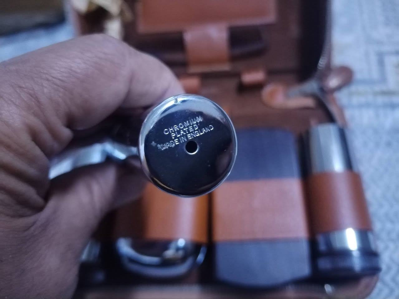 علبة احتياج السفر صنع انكلترا جلد طبيعي تحفه الستينات مرآة غير قابل للكسر مصنوع من الكروم غير مستعمله سعر مراسله خاص غير متواجد بل تعليقات


**إذا كنت صاحب هذا الإعلان وتريد حذفه لأي سبب، رجاءا أرسل رسالة إلى الدعم الفني**