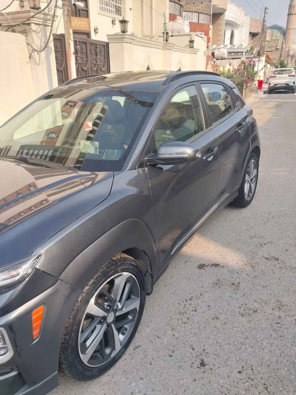 السلام عليكم للبيع 
هونداي كونا ٢٠ رقم بغداد 
مكينة ١٦٠٠ تيربو ماشية ٤٢
فتحة بصمة بصمة أبواب كشنات جلد + تدفئة
كشن كهربائي
 نظام تدفئة تبريد خلفي تحت الكشنات الأمامية 
داتا شو لعرض السرعة رقم بثلاث الوان/ اشاير بالمرايا 
 رادارات /قيادة ذاتية 
كاميرة خلفية دوارة
أنظمة قيادة سبورت / نورمال 
شحن واير ليس
مكينة مفتوح كازكيت  والسونار مرفق 
حادث خفيف موضح بالصور/ ايرباك دركة
السيارة مصبوغة صفحة اليمين من امريكة 
السعر ١٢٥ مجال بسيط
مكاني بغداد ***********
