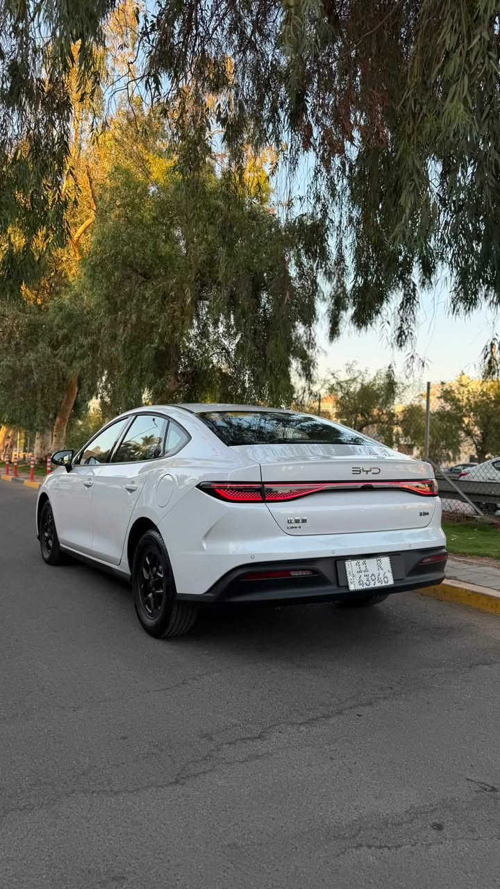 السلام عليكم 
للبيع فقط 
Byd سيل 5 
2025 
ماشيه ١٥ 
بيها بارد جزء  بسيط من الباب الخلفي وجزء من الجاملغ الخلفي 
مكانها بغداد حي القادسية 
السعر ١٨٫٦٠٠٫٠٠٠  وبيها مجال بسيط 
***********
