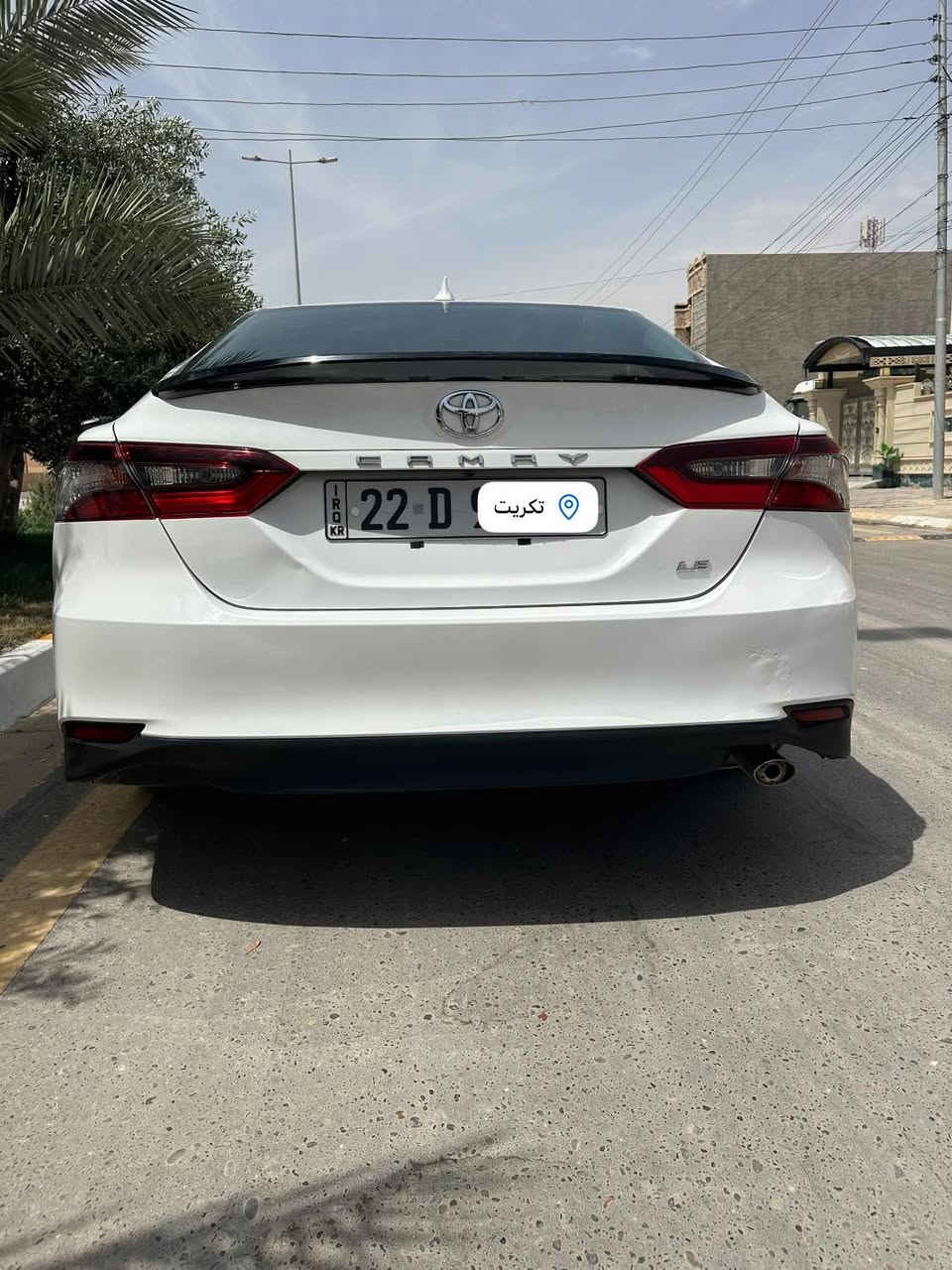 السلام عليكم تويوتا كامري موديل 2023لون ابيضّ ثلجي  فئت LE مواصفات ثلاث وضعيات قياده تحديد مسار مثبت سرعه شاشه كأمره  خلفيه سنتر قفل أبواب تبريد لمس كرسي سايق كهربائي.السياره مابيه اي نقص السعر 195 ورقه وبيه مجال للشراي  العنوان تكريت اللاستفسار الاتصال علا رقم ***********
