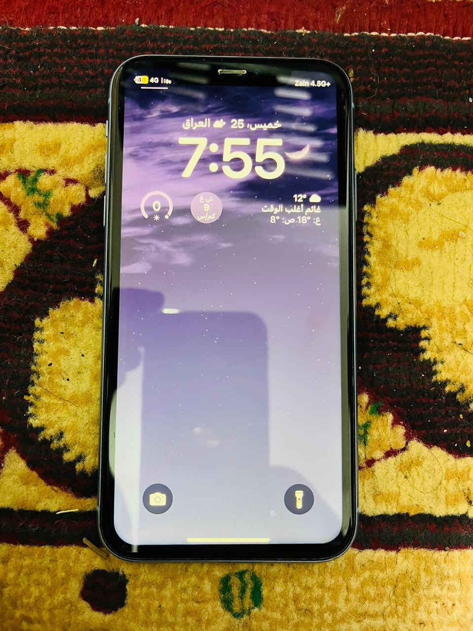 ايفون XR 
ذاكرة 64
شاشة بلادية وبطارية 78‎%‎
الفطر الي بالظهر بس بالجامه 
كلشي بي شغال بصمة وجه وكلشي مابي 
مكاني بغداد الرضوانية  /السعر 190 وبي مجال 
هـ:  *********** بي واتساب
