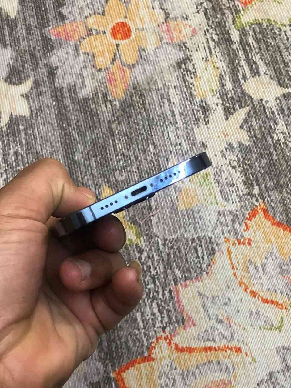 آيفون 12 برو مكس جديد ويا كرتون وشاحن السعر 500 
***********
