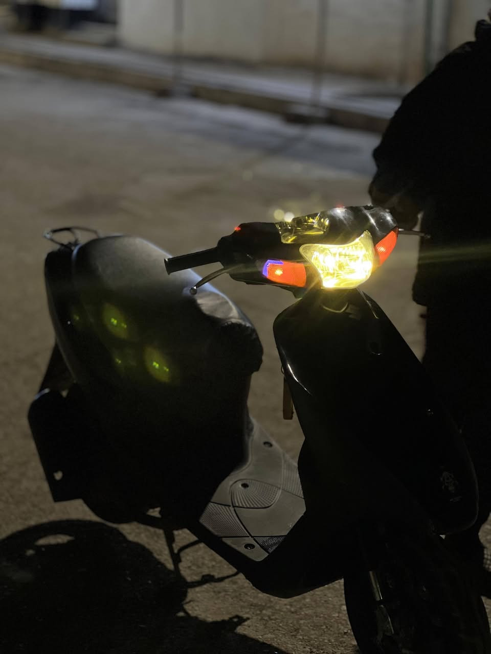 ماطور للبيع ساسوكي مفتح مره وحده نضيف شلعه الماطور ما ناقصه شي بس مفتوح مره وحده السعر 400 وبي مجال المكان تكريت ***********
