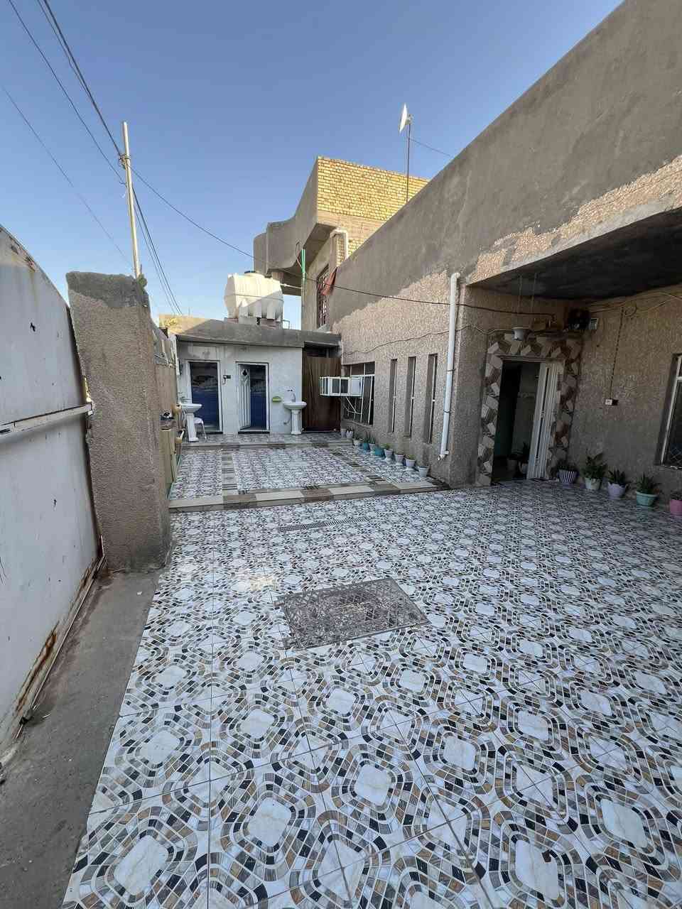 🏡 إعلان بيع بيت
📍 النعمانية – الحي العسكري
▪️ المساحة: 255 م²
▪️ استقبال: 7 متر
▪️ 4 غرف نوم اثنين فوك وثنين جوه
▪️ صالة
▪️ مطبخ
✨ موقع مناسب للسكن العائلي وضمن منطقة هادئة.
📞 للاستفسار والمعلومات أكثر:
***********
العمدة للعقار
