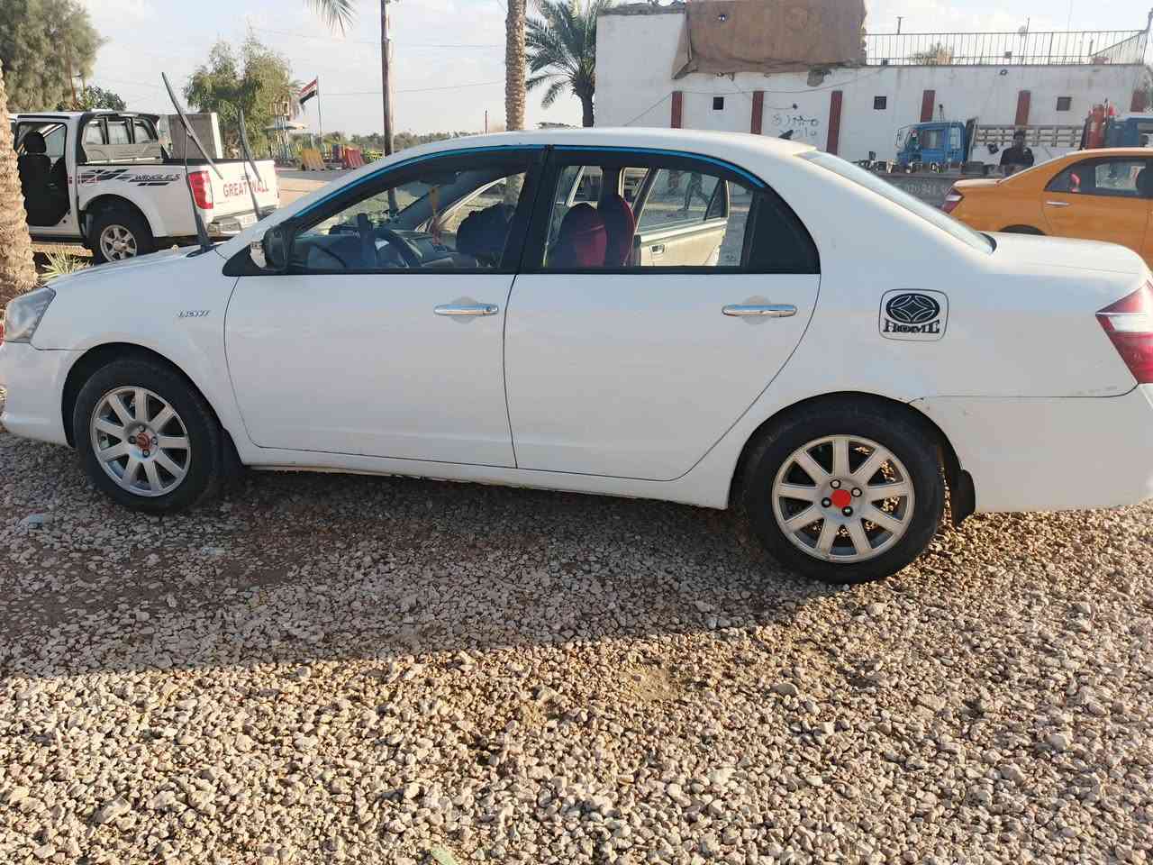 السلام عليكم سياره جيلي البيع موديل 14 بيهه باب الاخير وجاملغ الباقي مكفوله مكاني الديوانيه الحمزه الشرقي سعر 50 وبيه مجال نتصال علئ رقم ***********
