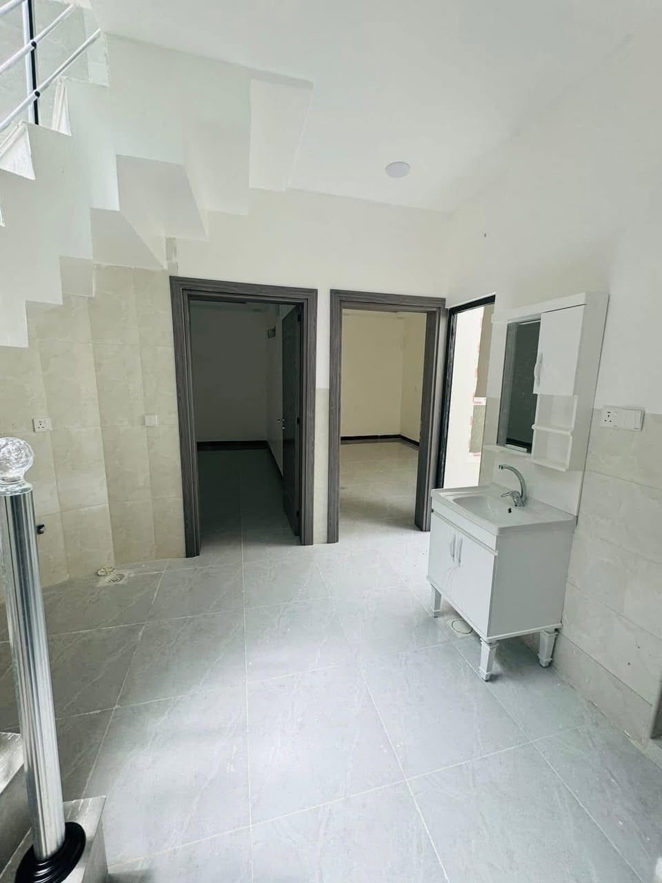 #عروض_مكتب_دعاء_الخير_للعقارات 

بيت للبيع في حي القادسية الاولى 

المساحة 140م // الواجهة 7م

بناء حديث زيرو 

نظام تكتات وسبالت 

غرفتين نوم وهول واستقبال وصحيات بالطابق الاول 
وثلاث غرف نوم وهول وصحيات بالطابق الثاني

للاستفسار اكثر الاتصال على الارقام 

***********

***********

***********

***********
