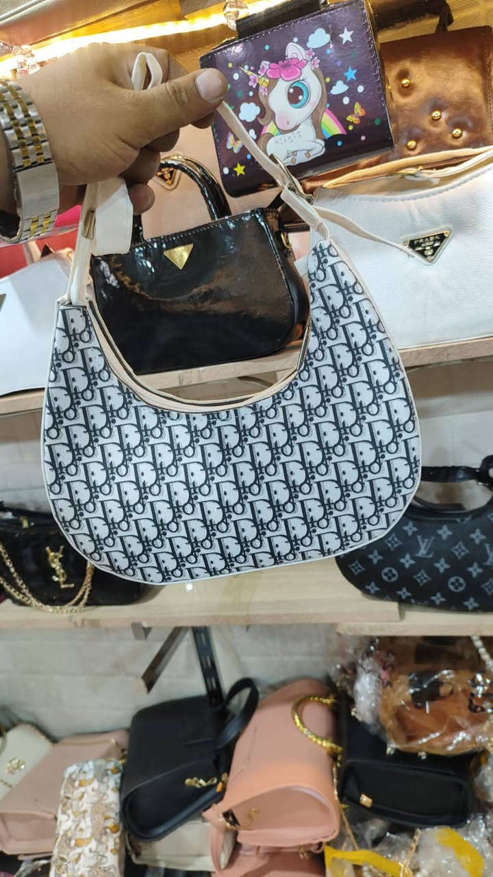✨ توافرات جنط بسعر 3 ونص فقط ✨
موديلات تجنن وألوان راقية تناسب كل الأذواق 👜🤍
السعر فقط 3500 د.ع 🔥

🚚 التوصيل لجميع محافظات العراق
📍 كركوك التوصيل 3000 فقط
📦 باقي المحافظات 5000

سارعوا بالحجز قبل نفاذ الكمية 💫


**إذا كنت صاحب هذا الإعلان وتريد حذفه لأي سبب، رجاءا أرسل رسالة إلى الدعم الفني**