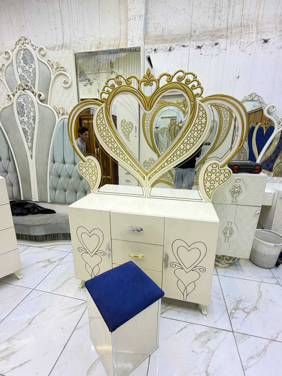 غرفة نوم مستخدمة نضافة 90‎%‌‎
عدد القطع9
كوالتي عالي 
شغل ثقيل 
سعرها /810
شد ونقل داخل بغداد مجاني


**إذا كنت صاحب هذا الإعلان وتريد حذفه لأي سبب، رجاءا أرسل رسالة إلى الدعم الفني**