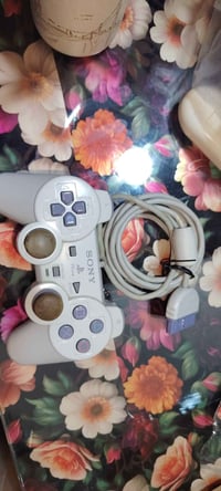 كونترولر PS1 • أصلية • ما مستعملة ٢٠ سنة