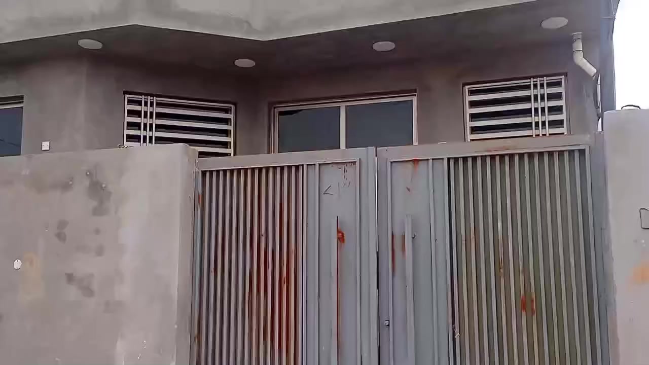 بيت للبيع طابو زراعي سند 25 
موقع تقاطع العلوية شريفه مجمع الامير السكني 
مساحة 150 غرفتين نوم صاله ومطبخ كبير وكليدور 
للاستفسار ***********
