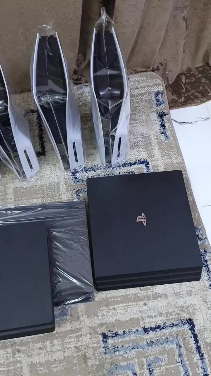 مكاني بغداد شعب ***********
بلي ٥ سلم كامل ملحقات سعره ٦٠٠
بلي ٤ برو اونلاين واحد تيرا سعره ٢٢٥
بلي ٤ سلم واحد تيرا اونلاين  سعره ٢٠٠
بلي ٤ سلم اونلاين نص تيرا سعره ١٧٥
جوستك بلي ٥ اصلي سعره ٥٠
جوستك بلي ٤ اصلي سعره ٢٠
قاعده شحن جوستكات بلي٥ سعرها ١٠
