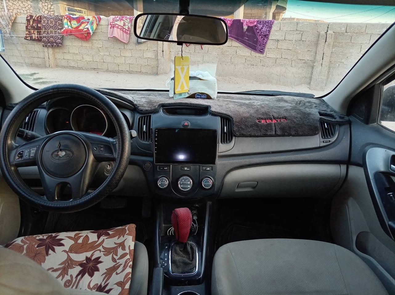 سيراتو موديل 2012 سياره نضيفه ضررها جاملغ امامي سعر 90 وبيه مجال قليل سياره بسمي تحويل مباشر رقمي *********** غير متواجد ع فيس
