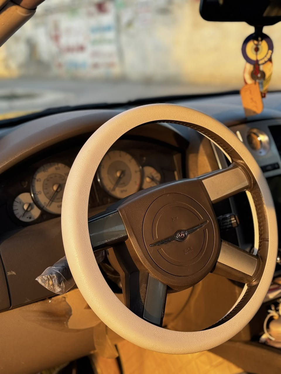 السلام عليكم..
شباب اوباما 2010 مكينه 3.500 كلين تايتل السياره جاهزه 
كير مكينه مكفولات صدر امامي خلفي منضومه مال تبريد جديده تخم تاير كندي جديد تخم بلكات تخم نوزلات منضومه بانزين وتانكي جديد السياره اصل ابيض مصبوغه صبغه وحده فقط رقمها كركوك (شرط التحويل) نفس اليوم والسياره مكفوله من السرقات والتزوير كفاله عامه وسنويه السياره 2029 وترايك وين ميعجبك واني خادم مكان السياره جامع النداء وللتفاصيل اكثر اتصل وتأمرني 
.
.
***********
