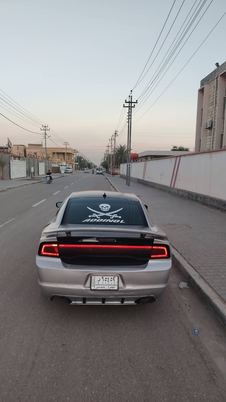 سلام عليكم. للبيع جارجر مديل 2012 كندي
محرك 3600. بيه مكانات صبغ حزام مابيه اي ضربه ولا ارباك 
حداديه جديده. شاشه كامره تخم تاير جديد ويل 18. 
مكينه كير خير من الله جديد 
رقم بصره تحويل ثاني يوم سنويه الئ 2027
 سياره مفوله مال جناي تحت ايدي مابيه اي نقص .
السعر 137 وبيه مجال.
 اتصال *********** واتساب
