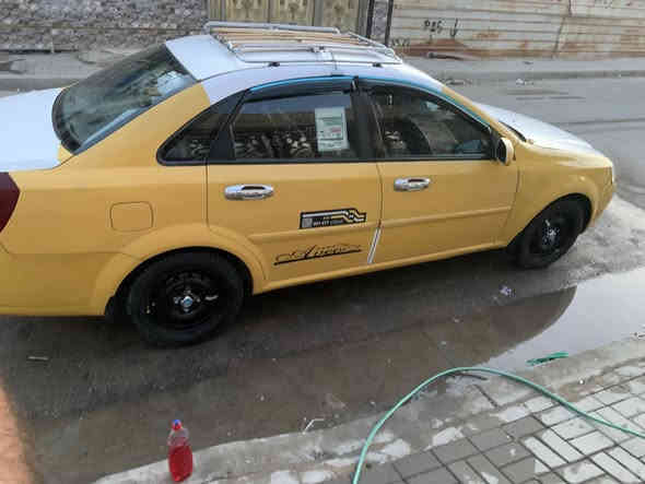 السلام عليكم اوبتره 2011 صفره الشركة العامة 
السيارة حلوه ونضيفة وكدامكم فلس ماتذب عليها تنگر سويج وتطلع للبصرة يومية
بيها ضربة خفيفة بالبراكيت الدعامية 
خفيفة جدًا على اثرها نصبغن الجاملغين فقط 

مصفره هيئة وغرامات
سنويتها نهاية 27
كير محرك كفالة
تبريد ثلاجة بالصيف
تايرات جدد
فلنجات ودسكات وبنزات خلفي وامامي جدد
باتري جديد
عبوة وفيت بم جديد الماني اصلي

يعني السيارة فلس ماتذب عليها جديدة 
بمعنى الكلمة وبالواقع احلى من الصور
وتفيد الجناي والله

السعر اتصل وتدلل
ابو علي ***********
المكان بغداد حي اور
