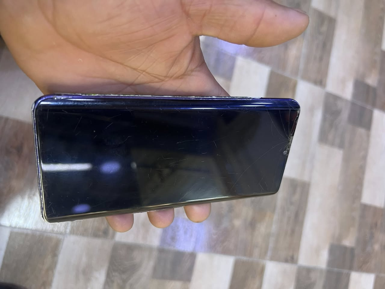 مي نوت 10 لايت بي فطور بل شاشة والضهر ذاكرة 128 كلشي ما بي كلة شغال شاشة ايدج  السعر 100وبي شوي مجال ***********
