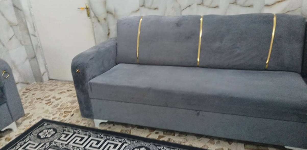 ديوان  10 مقاعد السعرر 250
مكاني بابل شارع 80
***********
