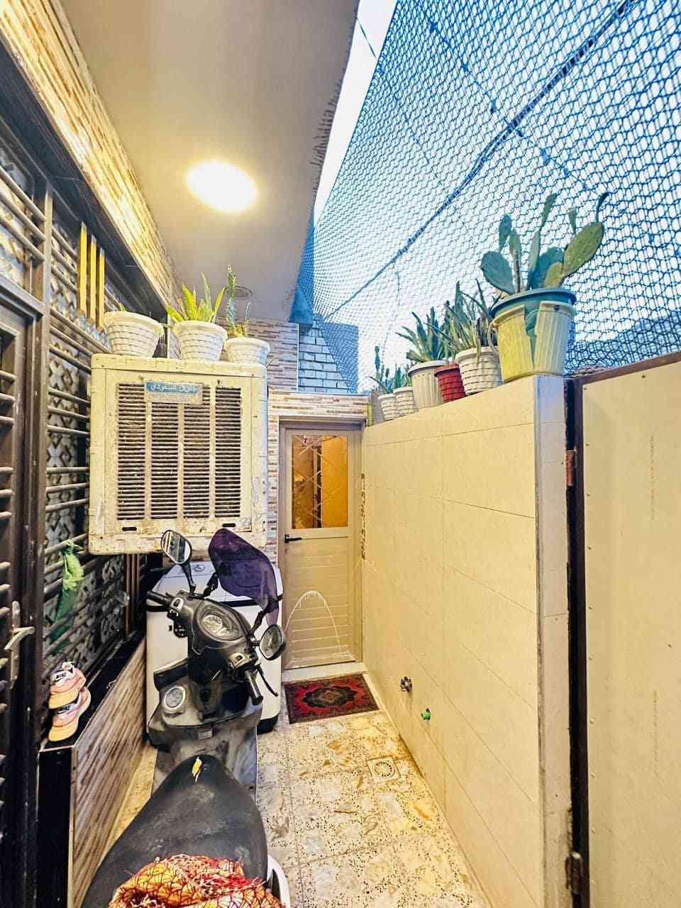 بيت للبيع ٩٠متر في الخطيب الزراعي بشارع اسواق تفاحة 
***********
