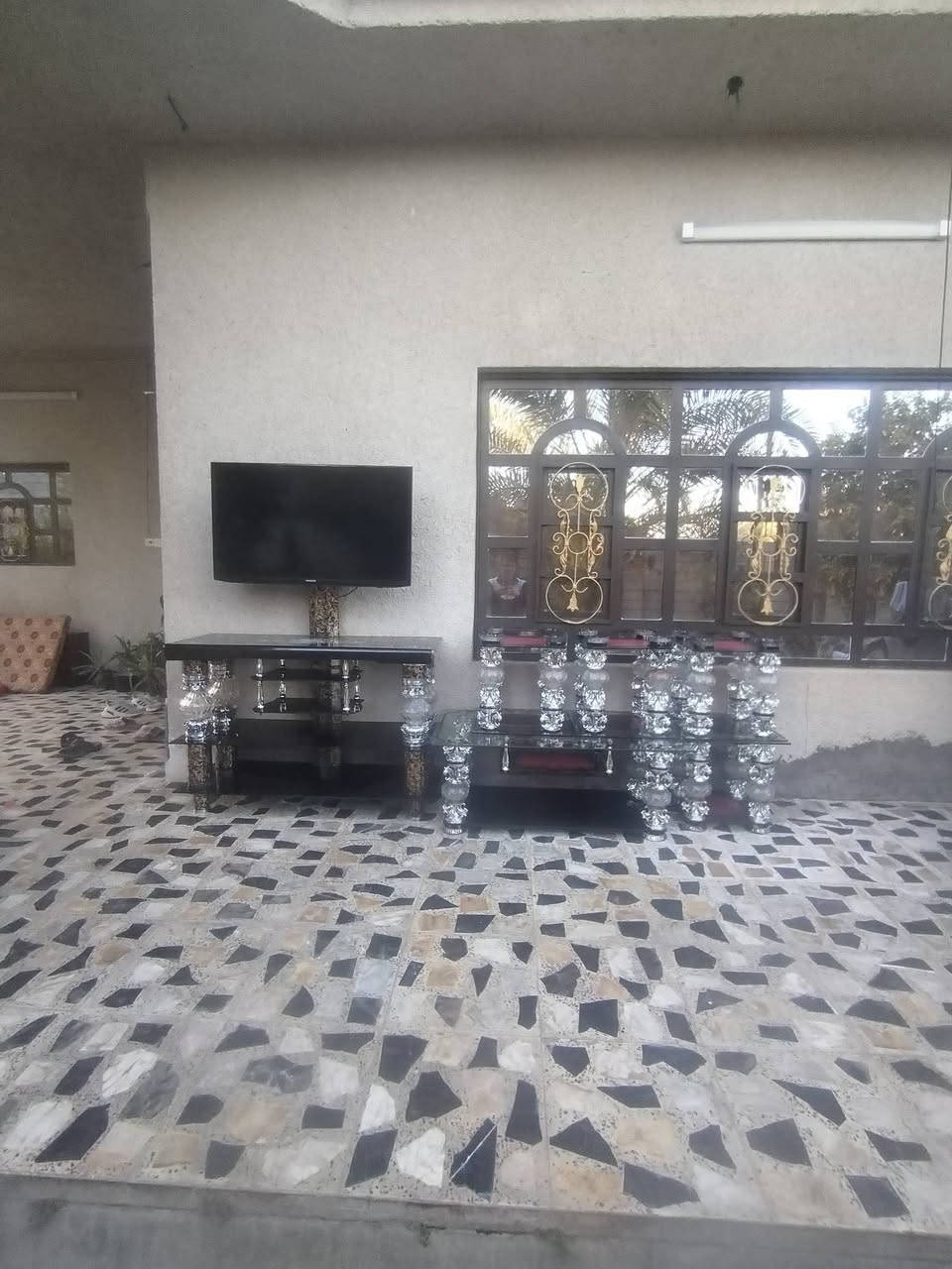 السلام عليكم للبيع
تلفزيون بلازما مع ميز تلفزيون مع سيت طبلات عدد ٤ طبلات  وطبلة وسطيه موضحه بالمنشور..

النظافه فول لا فطر ولا كسر
السعر للكل ٢٥٠ الف دينار وبيها مجال.... 
الاتصال على الرقم ***********
موجوده في بغداد جانب الكرخ منطقه العامريه....
