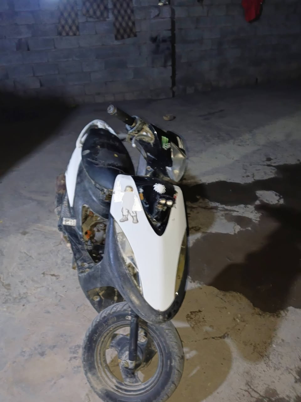 السلام عليكم دراجة ماكس عدلة بوشة 49مفتوحة شغالة هندر السلف عوزة باتري السعر 300 وبيها مجال للشراي ***********بكاني بغداد التاجي
