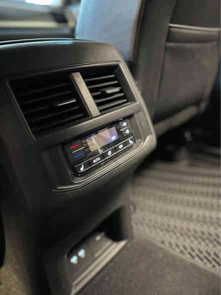 VOLKSWEGEN ATLES V6 RLine 
سه ياره كه به س بؤ نيت بؤياخه بيناو گرتن ئيرباگ به س سوكان قه پات قه پات مواسه فات (پانؤراما-لايت عه ده سه -كوشن سارد گه رم- ده بل ئه كسل-پانؤراما-ده رگا شه فت -٣ريز كوشن ٥ كاميرا - كوشvip …هتد نرخ-٢٨٨$ شتيك مه جال 1V2FR2CA2PC541560 رقم شانسي 
***********
***********
Whatss app
Vaibar رانية
