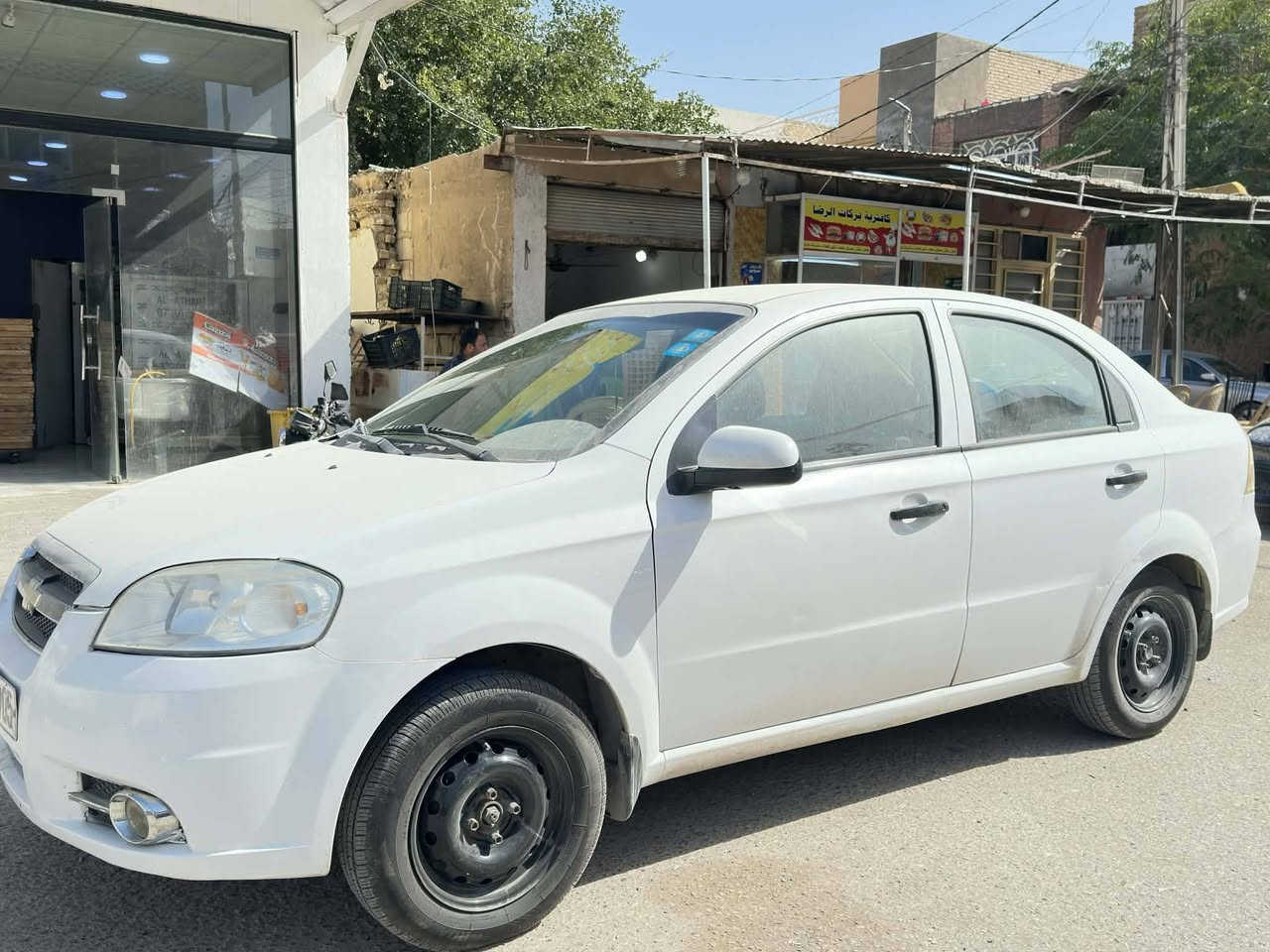 افيو موديل 11 السعر 75
***********
السياره بيه بارد باب الخلفي وره السايق
