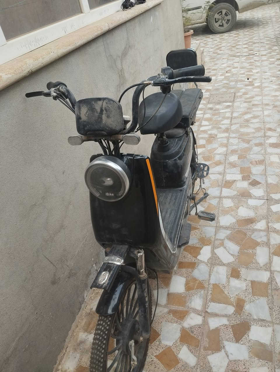 سلام عليكم   ماطور للمعارض. بجهاز حتا لو  انطي فرق كامل شغال ناقص بس باتريات. بي واحد وناقص 4 نضيف  بس. مكاني موصل مزارع زيونه اليم المرور.   رقمي ***********
