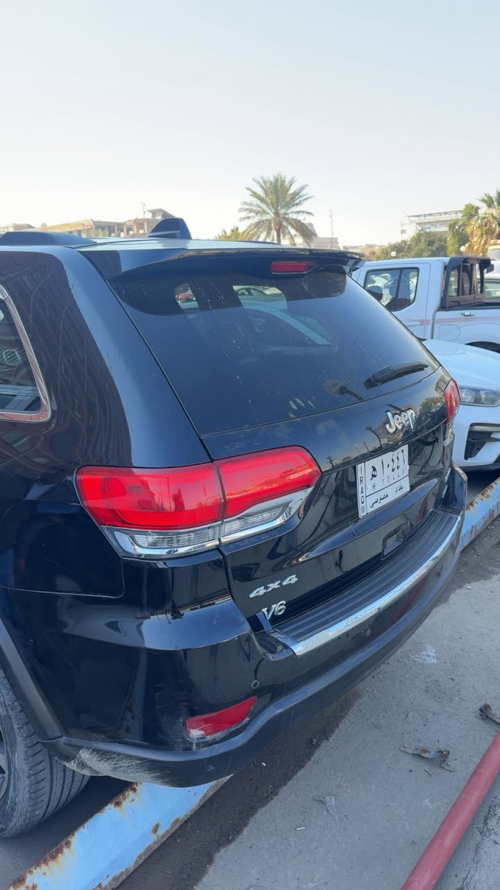 للبيع او المراوس جيب لمتد موديل ١٧ ماشية ١٠١ ميل فول مواصفات عدا الفتحة جهازة من كلشي وبحالة جيدة جدا الحادث حرق بالبنيد بدون دواخل وبدون حادث ويدون ايرباك السعر ١٦٠ للاستفسرار على هذا رقم *********** مكاني بغداد الدورة

